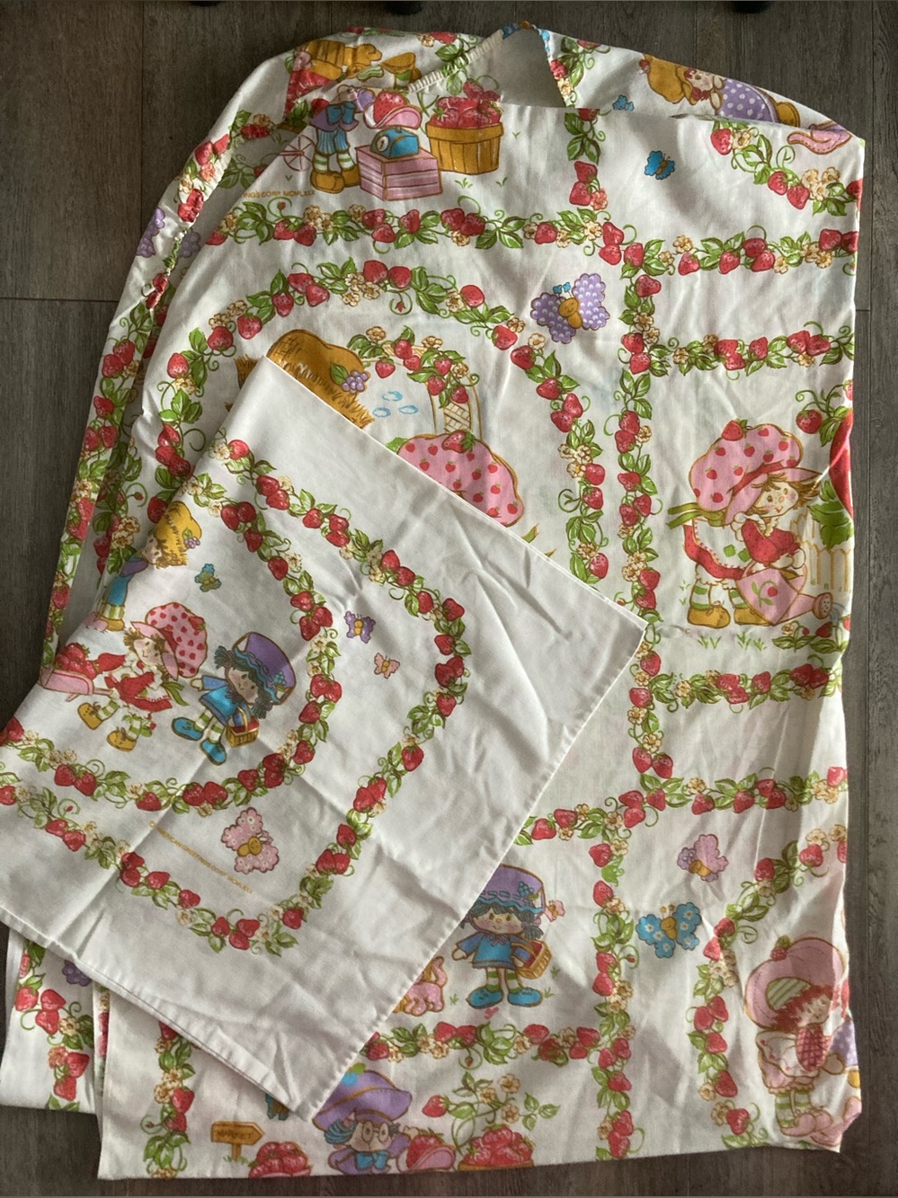 Vintage Strawberry Shortcake Pillowcase and Sheet Set Fabric Crafting Sewing